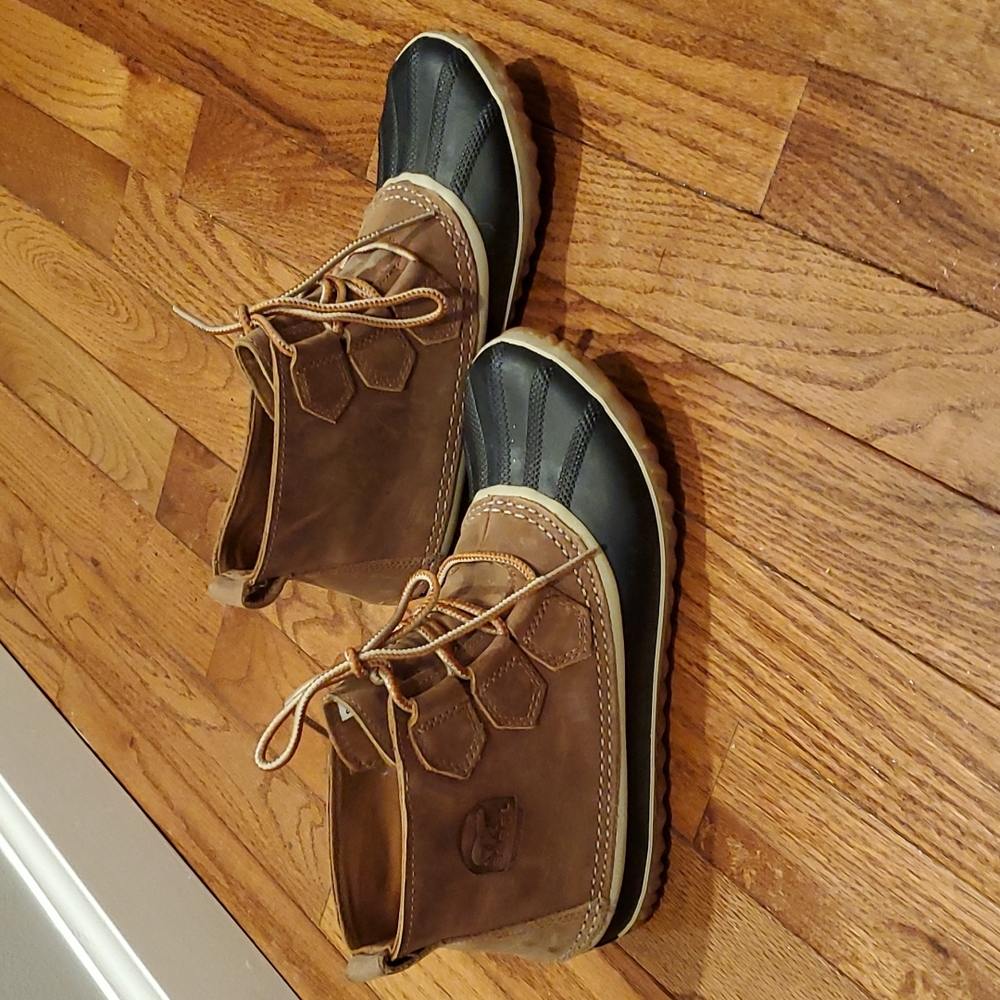 Womens sorel boots size 6